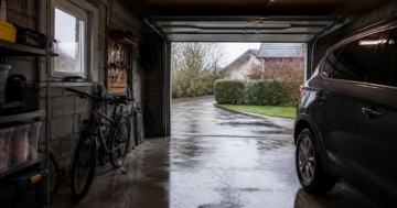 Luftfeuchtigkeit in der Garage: Welche Werte sinnvoll sind und wie du Feuchtigkeit